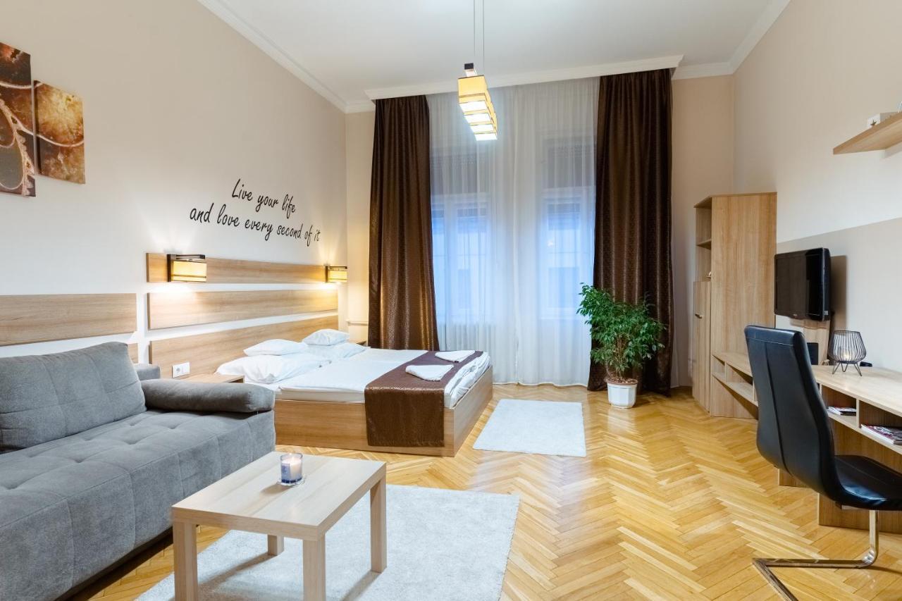 City Center Apartment Debrecen Esterno foto