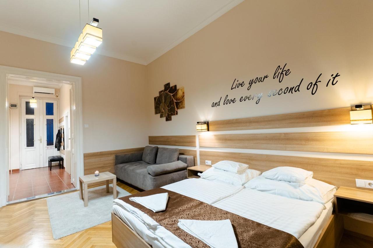City Center Apartment Debrecen Esterno foto